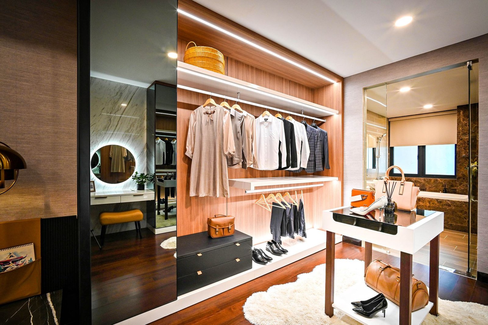 photo of walk in closet